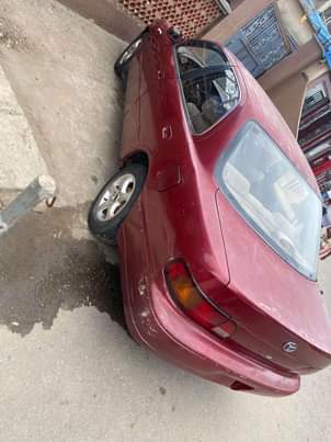 A picture of Toyota Camry orobo 1996