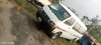 A picture of 18 seater hiace bus engine and gearbox very location warri