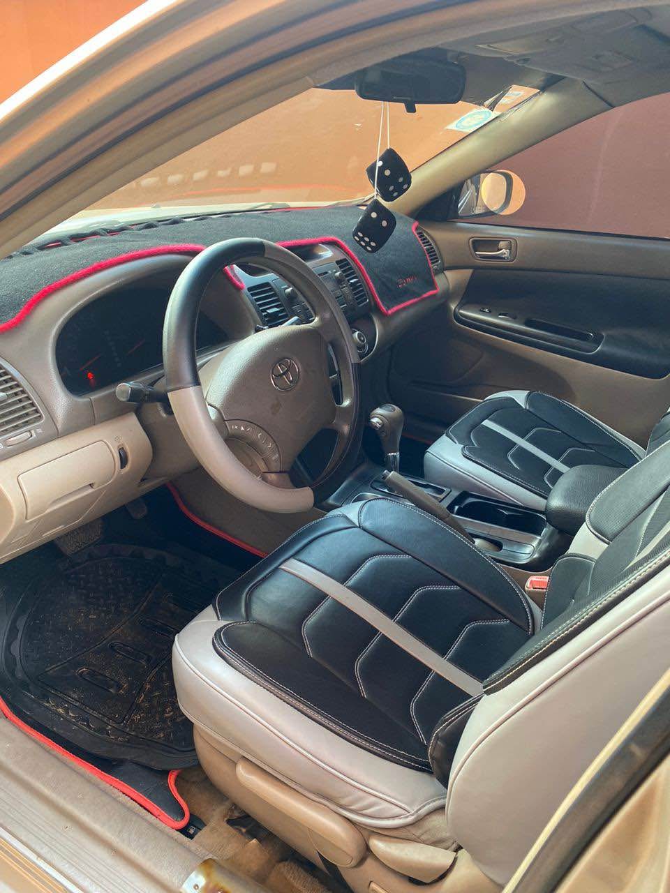 A picture of Toyota Camry 06