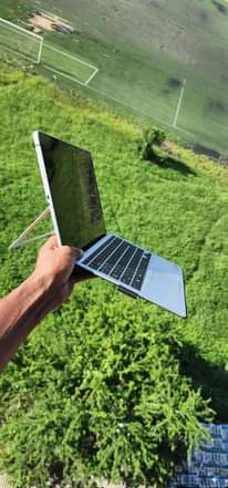 A picture of Hp elite X 1012 g2 Core i5 7Generation Touch screen