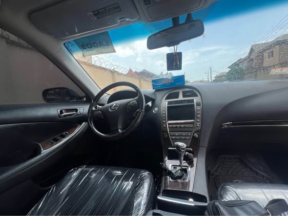 A picture of Lexus ES350 2010