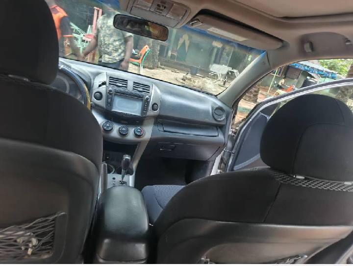 A picture of TOYOTA RAV 4