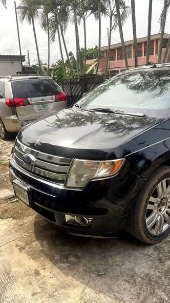 A picture of 08 Ford edge