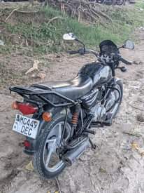 A picture of Boxer BM 125