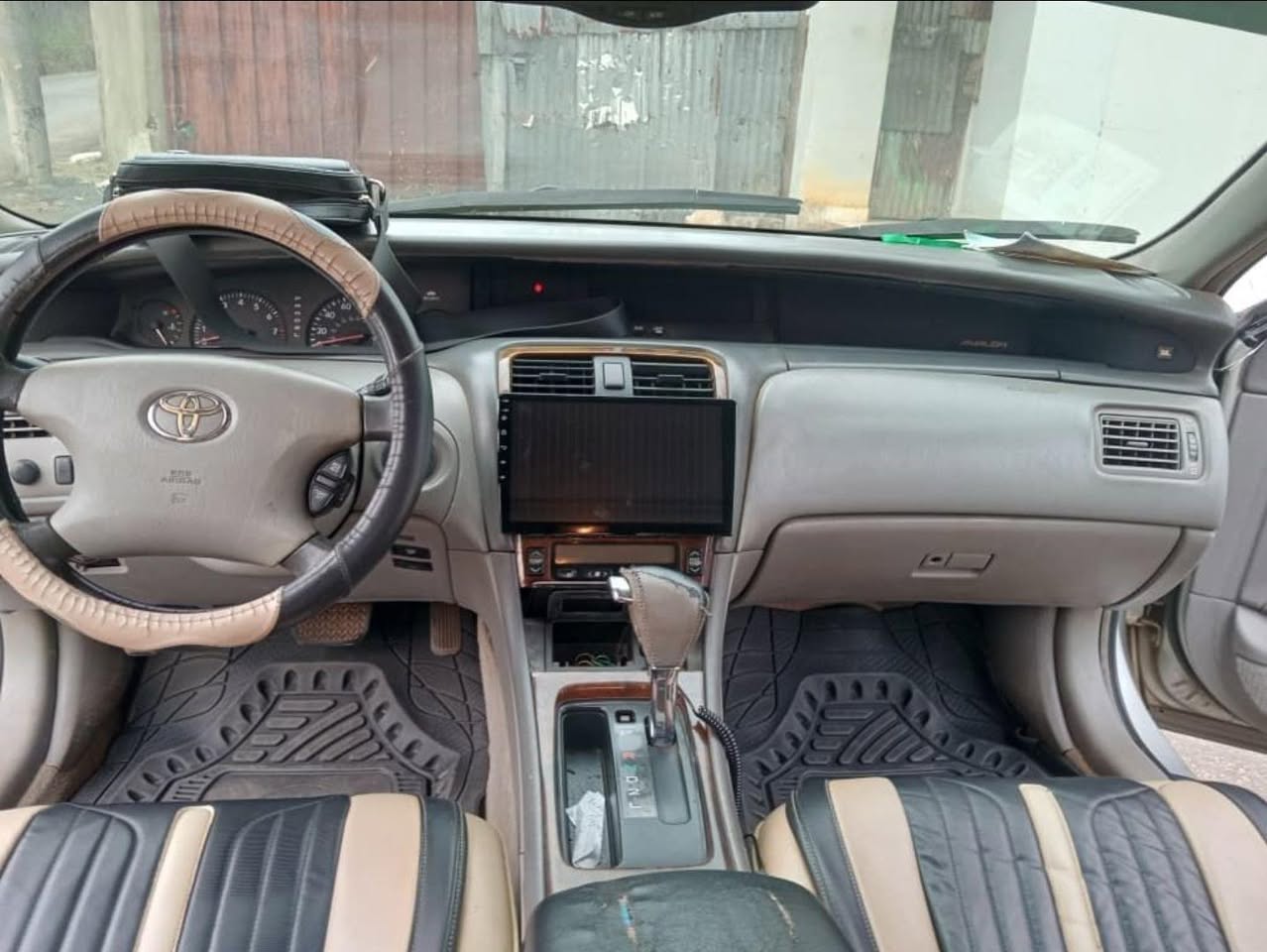 A picture of Toyota Avalon Dashboard