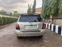 A picture of NEATLY USED TOYOTA HIGHLANDER 2004 MODEL PRICE 3 6M LOCATION