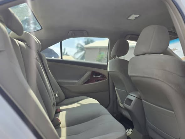 A picture of Mad Distress alert Belgium grade Toyota Camry 2009 model with