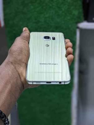 A picture of Samsung S6 edge 