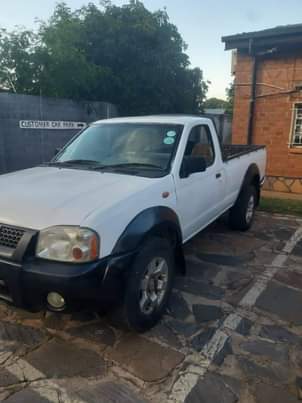 used nissan hardbody