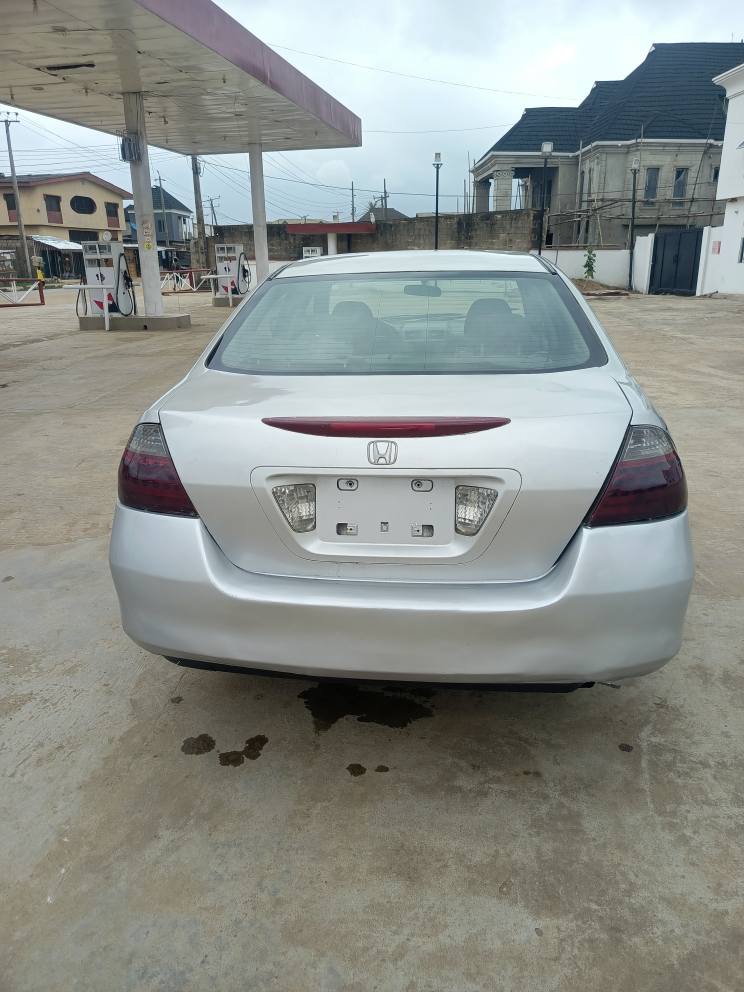 A picture of Honda Accord DC 2007