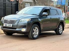 A picture of Toyota vanguard 7seater 2008 model 2 4cc vvti engine 38m