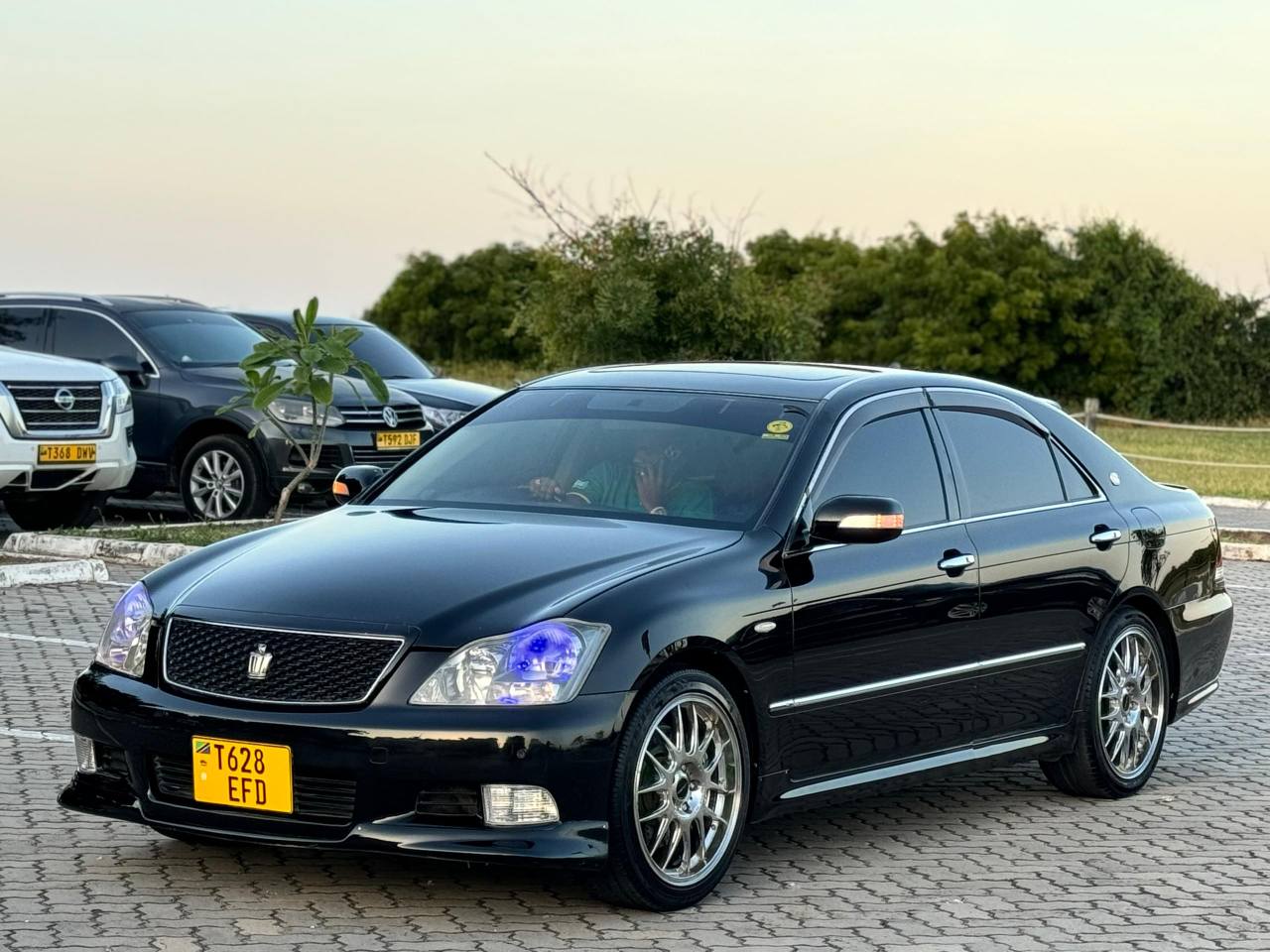 A picture of TOYOTA CROWN ATHLETE