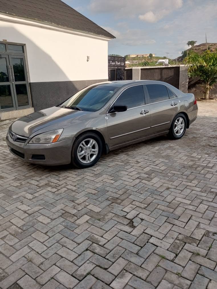 A picture of EXTREMELY SUPER SHARP HONDA DC 07 MODEL FIRST BODY FLASH
