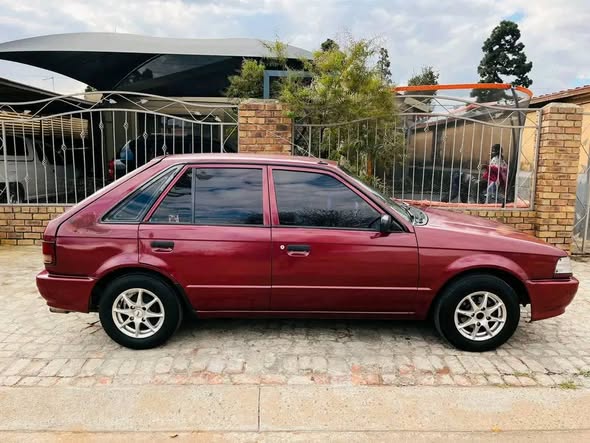 mazda 323