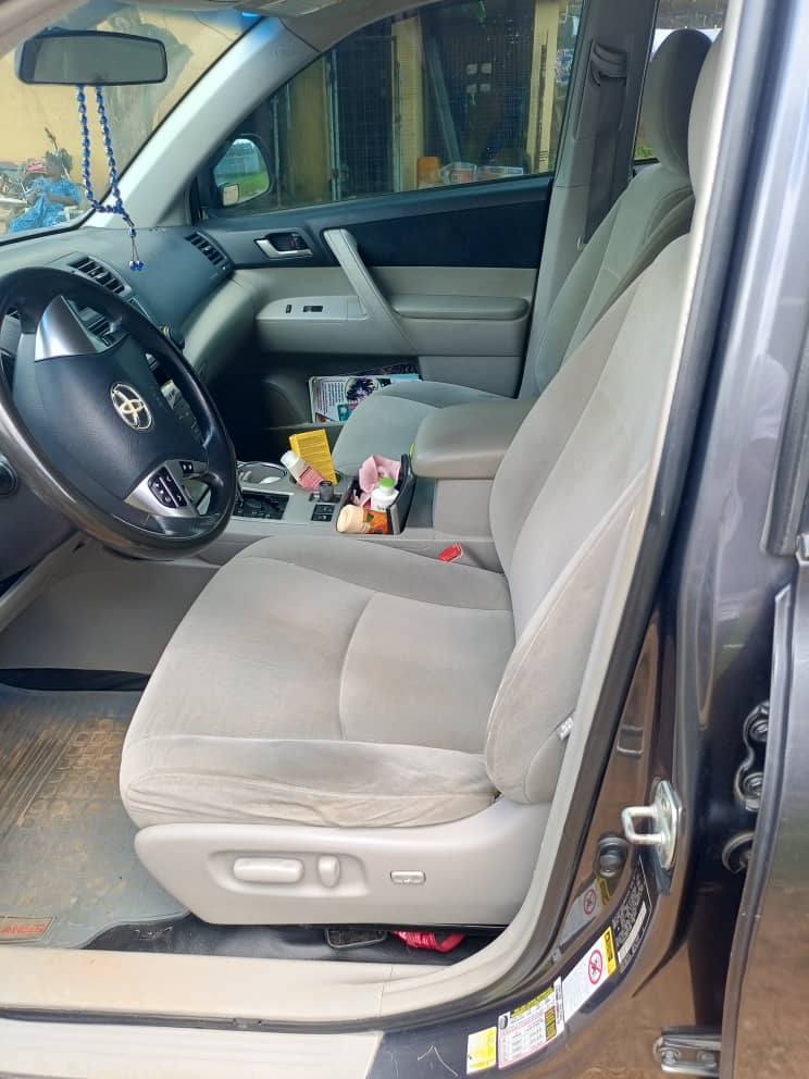 A picture of Toyota Highlander 013