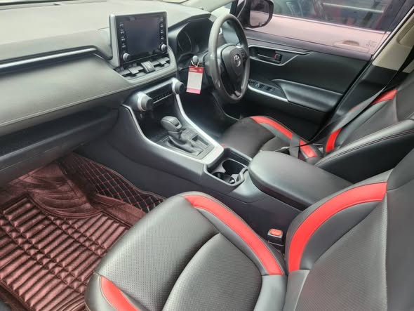 A picture of Rav4 new model on sale