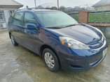 A picture of Excessively sharp first 2006 Toyota Sienna Oven baked on first