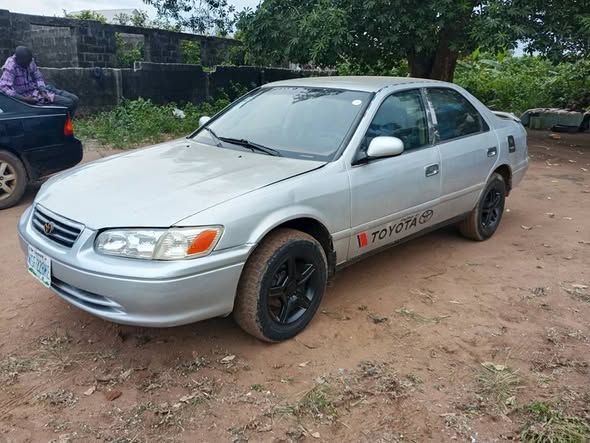 A picture of Toyota Camry 2001 model
