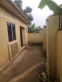 A picture of  25m 1bedroom house kawanda katalemwa 0759364940 0772606591