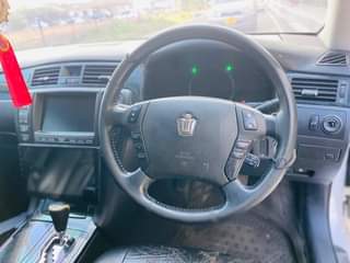 A picture of Toyota crown