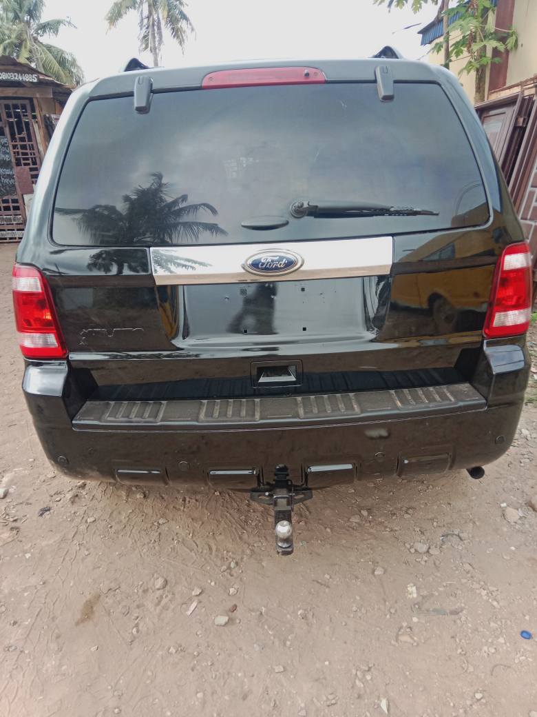 A picture of Used Ford escape 2012 on belt
