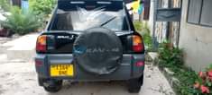 A picture of Rav4 old
