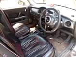 A picture of mini cooper inatupwa ml 3.9 tu