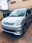 A picture of TOYOTA SIENTA 2008