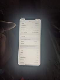 A picture of Iphone 11 pro max gb 64