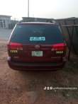 A picture of 05 Toyota sienna