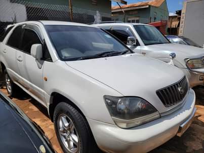 A picture of Harrier toyota