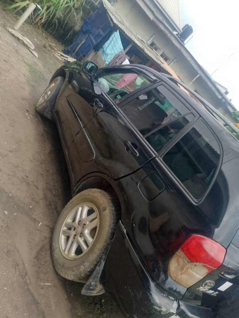 A picture of Toyota rav4