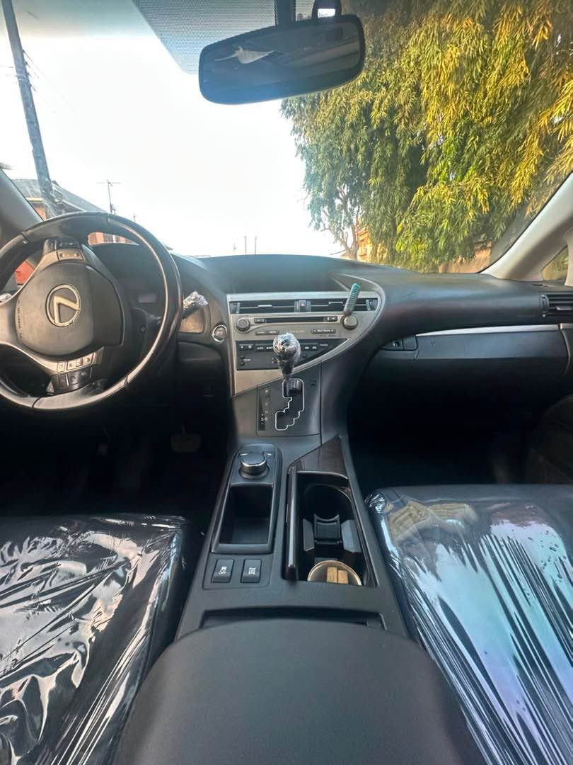 A picture of SWAP DEALS CAN COME Toks standard 2014 rx 350