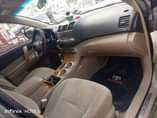 A picture of Toyota Highlander 2010 model