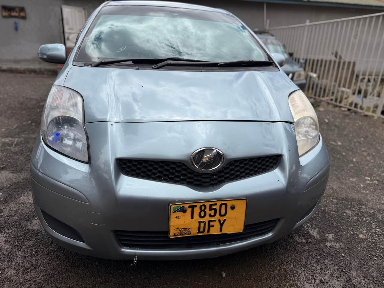 A picture of vitz new model Bei 6 5ML 0625764751 ipo MBEYA