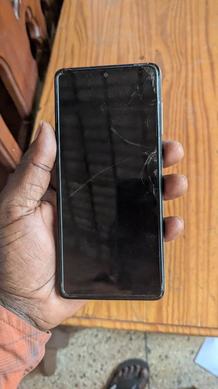 A picture of Samsung A71
