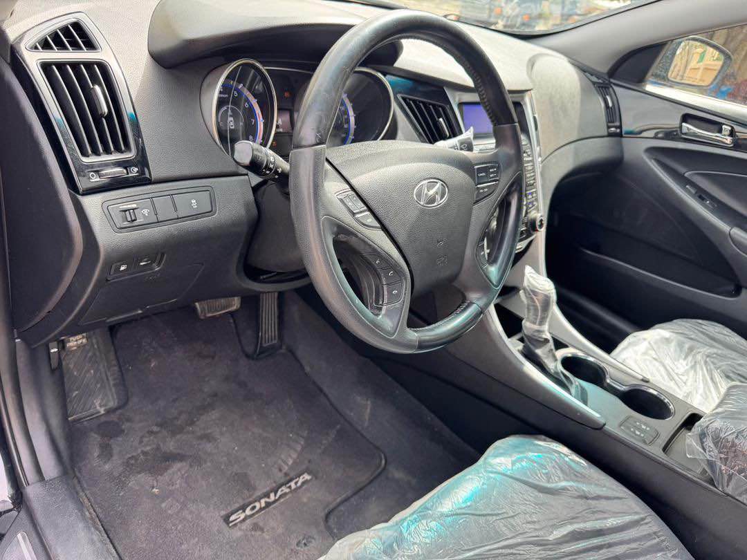 A picture of DISTRESS SALE Foreign Used 2011 Hyundai Sonata Limited with Original
