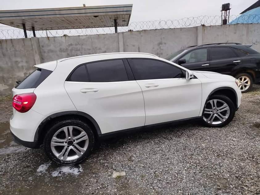 A picture of I need money nowToks 2015 MERCEDES BENZ GLA 250 WHITE