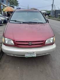 A picture of 2002 Toyota Sienna Other