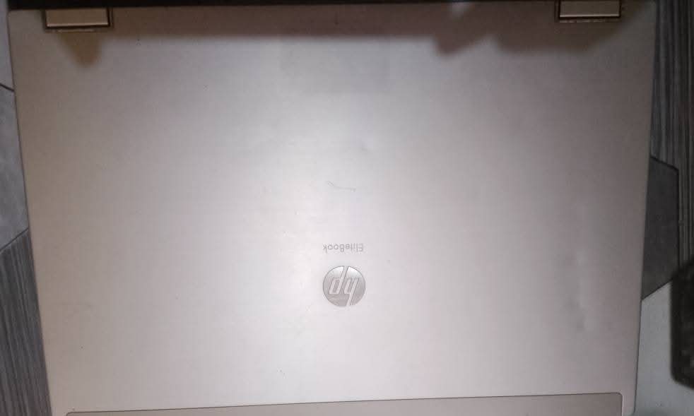 A picture of HP laptop i5