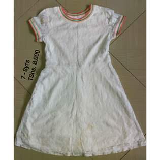 A picture of 0679350790 CALL WHATSP NGUO ZA WATOTO MTUMBA CHAGUA NIKULETEE
