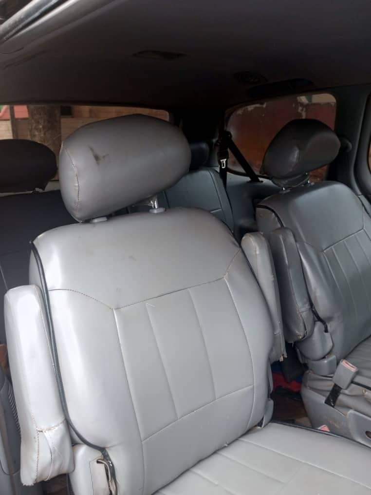 A picture of Toyota sienna 2000 2001 model xLE