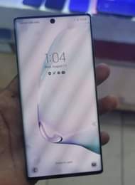 A picture of Samsung Galaxy Note 10 620 000 Only 256gb storage Fingerprint