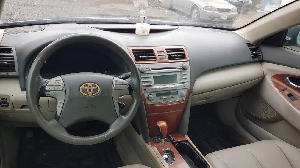A picture of 2008 TOYOTA CAMRY V6 . 09125771985