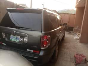 A picture of Honda pilot First body going for 1 950k My settlement