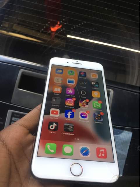 iPhone M.