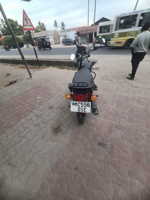 A picture of Boxer bm 125