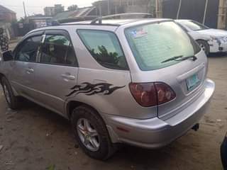 A picture of 2000 Lexus rx300 2000