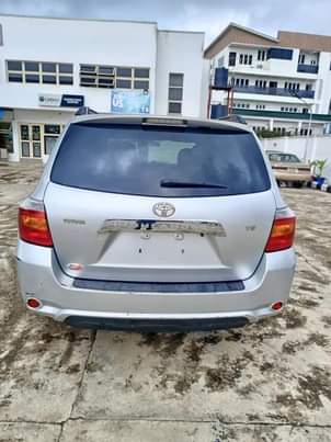 A picture of 09 Highlander