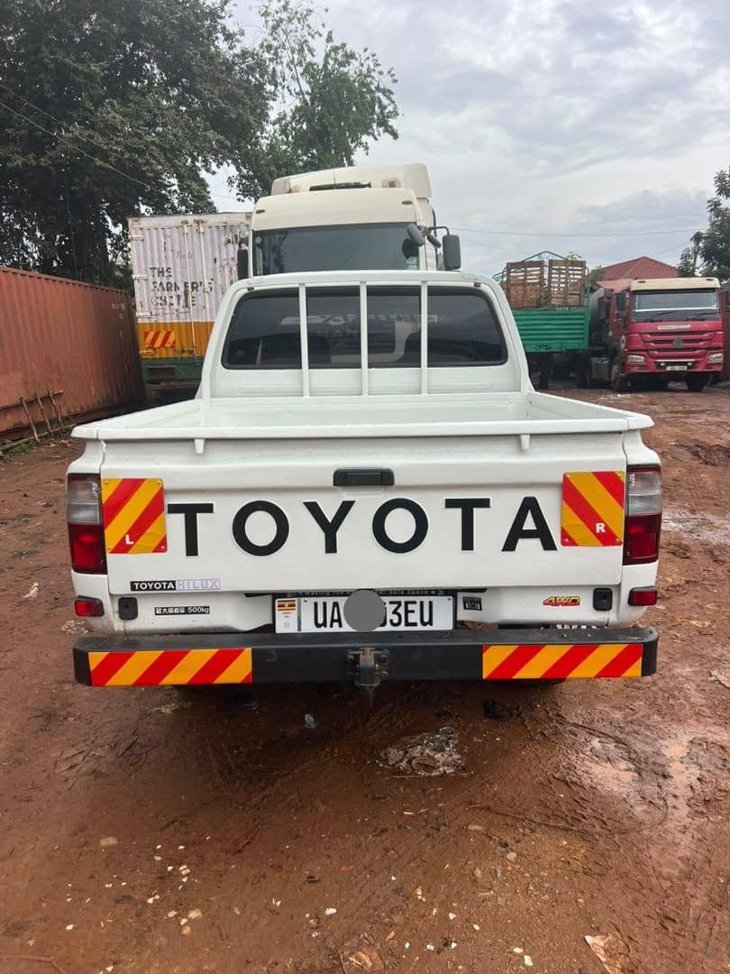 A picture of TOYOTA HILUX